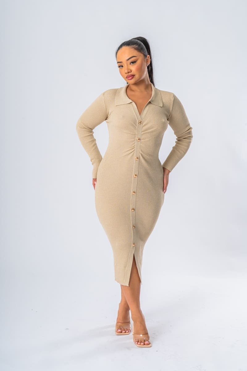 Robe longue en maille côtelée boutons officier beige - vue face entier