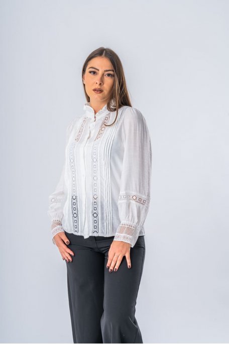 Blouse dentelle col montant coloris blanc - Vue détails