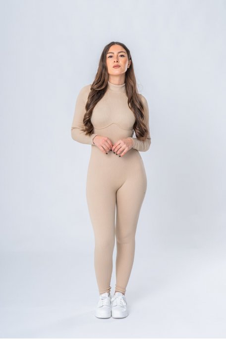 Eng anliegender gerippter Overall in beige