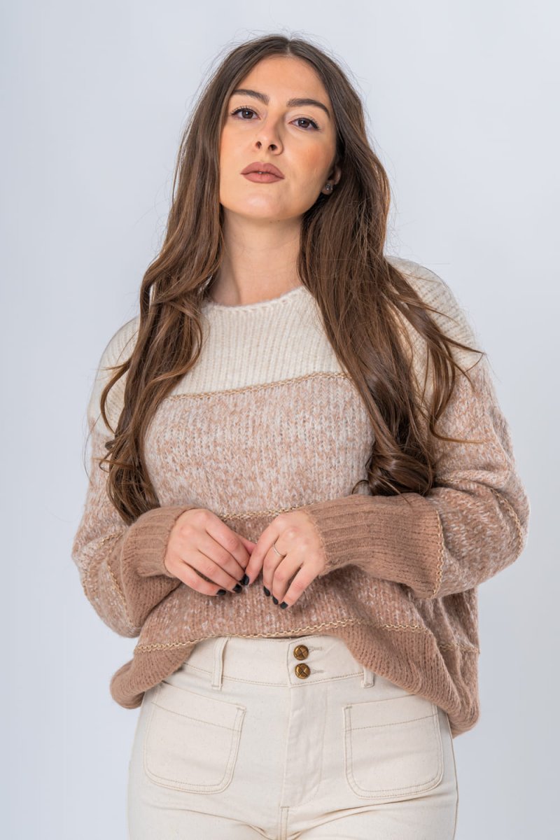 Pull en maille à rayures camaïeu camel - vue de face détail