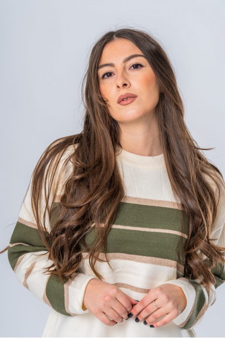 Gestreifter Pullover mit goldenen Lurexfäden khaki