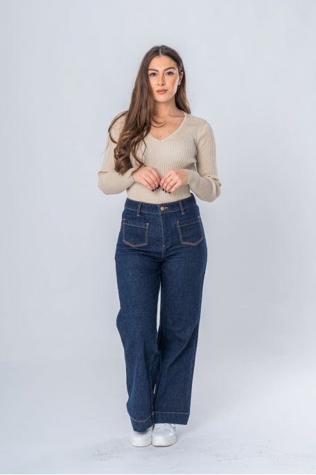 Blue high-waisted jeans with pockets