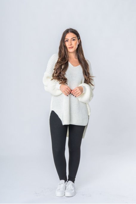 Long V-neck sweater, large knit, white