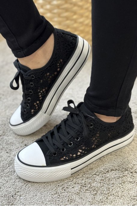 Short platform sneakers with black embroidery