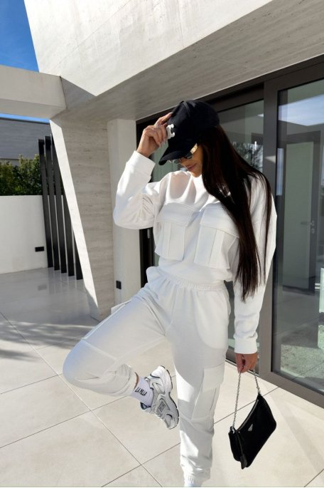 White cargo pocket jogging suit