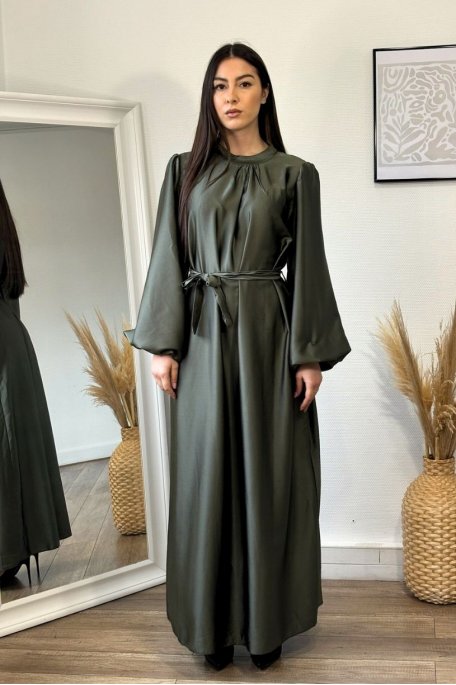 Langes Satin-Kleid mit Rundhalsausschnitt in Khaki