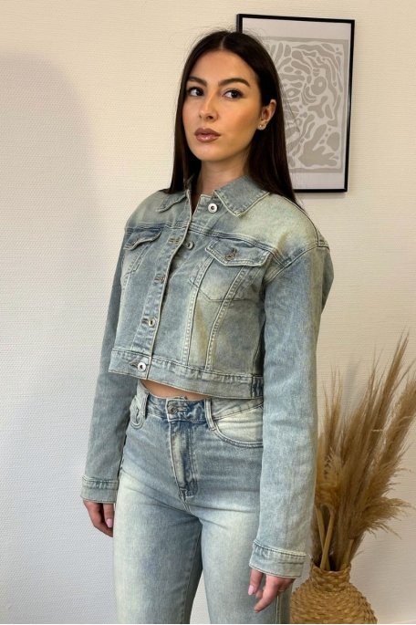 Kurze Jeansjacke in verwaschenem Blau