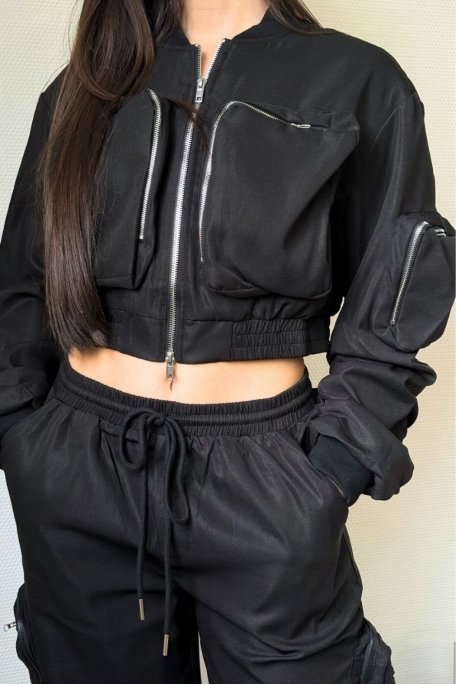 Short cargo jacket with zipped pockets, black