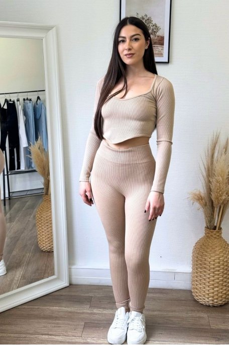 Set aus Crop Top und Leggings in Beige