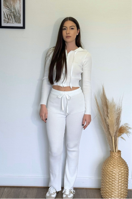 Ensemble moulant côtelé gilet et pantalon flare blanc - vue entière