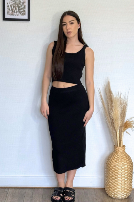 Eng anliegendes geripptes Crop Top und langer Rock mit Schlitz schwarz