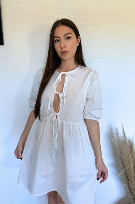 Unifarbenes Kleid mit Schleifen und kurzen Ärmeln weiß