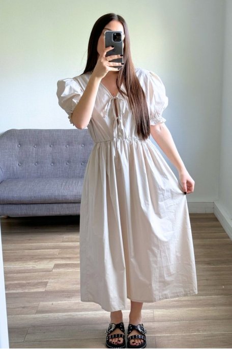 Plain long dress with bows, short beige sleeves
