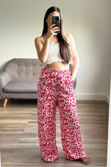 Pantalon fluide imprimés fleurs rouge - vue look entier