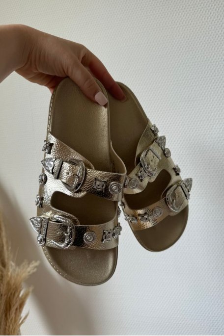 Steppschuhe mit Nieten und doppelten Riemchen in Gold