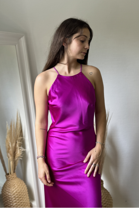 Langes Kleid Stehkragen satiniert violett