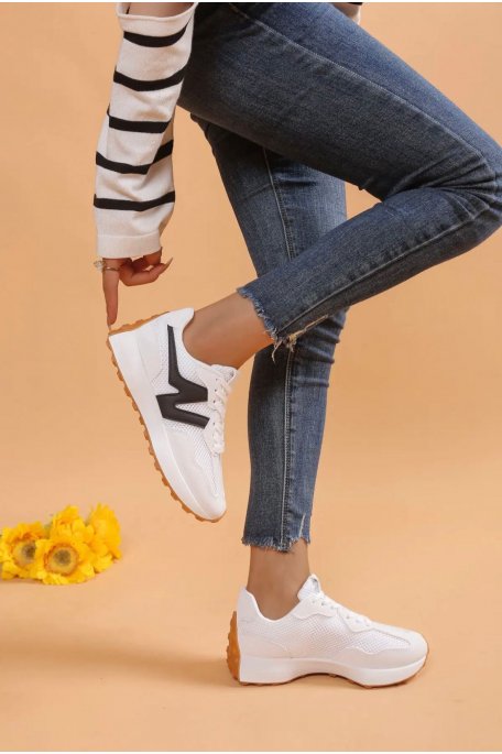 Basket noires et blanches