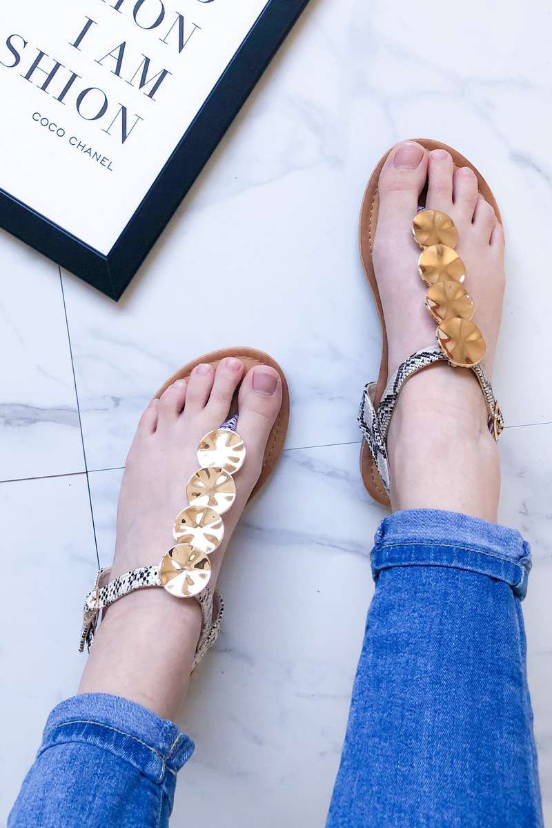 sandales plates python
