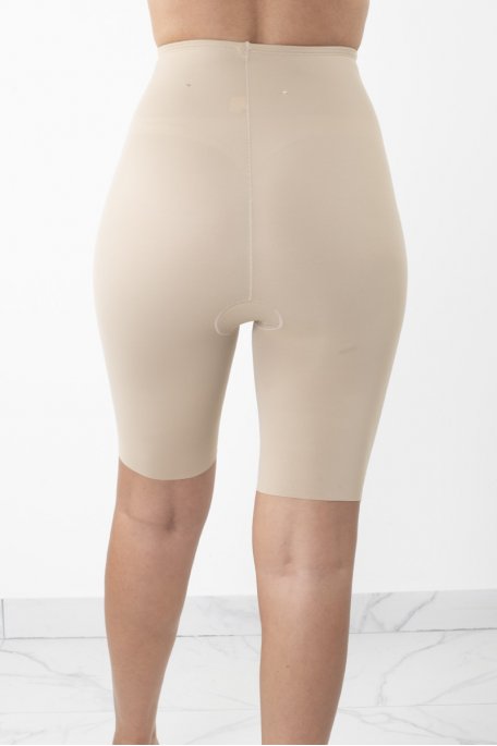 Schlankmachende beige Shorty-Hülle