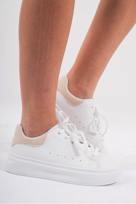 Niedrige weiße Sneakers mit Samtdetail in Beige