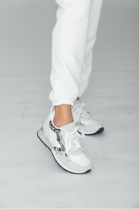 White crocodile-effect bi-material sneaker
