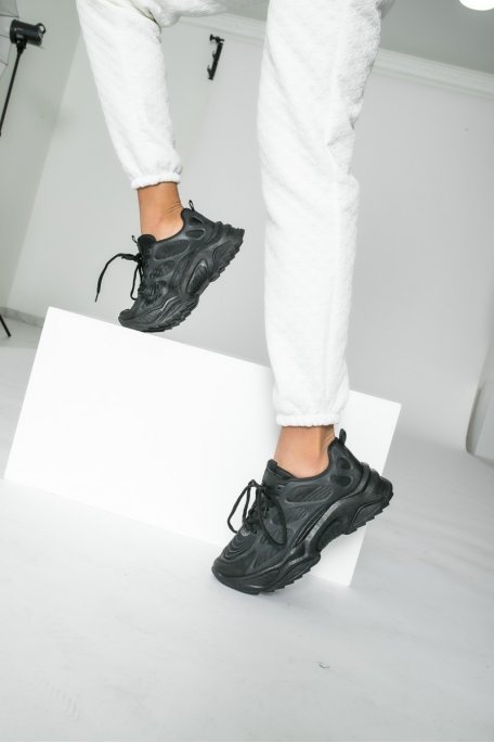 Sneakers mit dicker Sohle schwarz