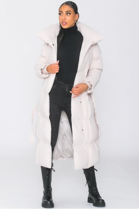 Long oversized quilted jacket with beige belt