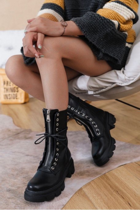 Zipped boots with thick sole black